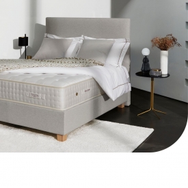 The high end Imperial Symbiose mattress offers you a choice of support (Medium-Firm, Firm or Very Firm) thanks to the Air Spring® pocketed suspension which provides progressive support for excellent sleeping independence. The natural materials used - such as wool, mohair, linen and silk - offer you a unique enveloping comfort and noble and generous fillings.
-
Le matelas haut de gamme Impérial Symbiose vous offre un choix de soutien varié (Mi-Ferme, Ferme ou Très Ferme) grâce à la suspension ensachée Air Spring® qui apporte un accueil progressif pour une excellente indépendance de couchage. Les matières naturelles utilisés comme la Laine, le Mohair, le Lin et la Soie vous offrent un confort enveloppant unique et des garnissages nobles et généreux.

#trecaparis #imperial #airspring #madeinfrance #savoirfaire #beddingluxury